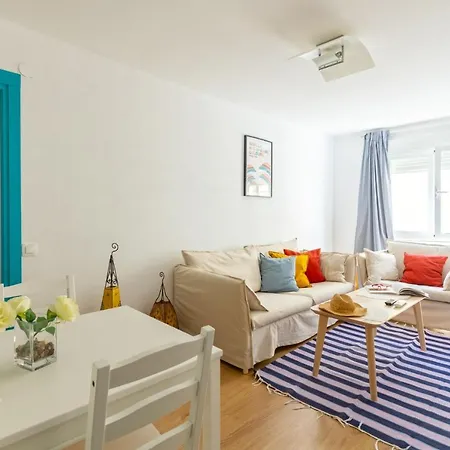 Colours And Garage Historical Center 4 Pax Appartement *